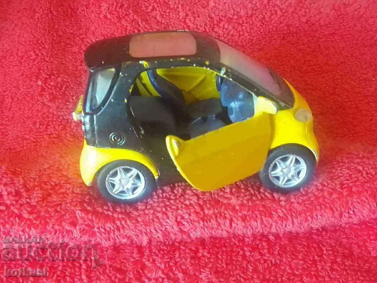 Delivery of Old small metal car Maisto 1/33 CHINA Citi-Coupe smart Delivery of Old small metal car Maisto 1/33 CHINA Citi-Coupe smart