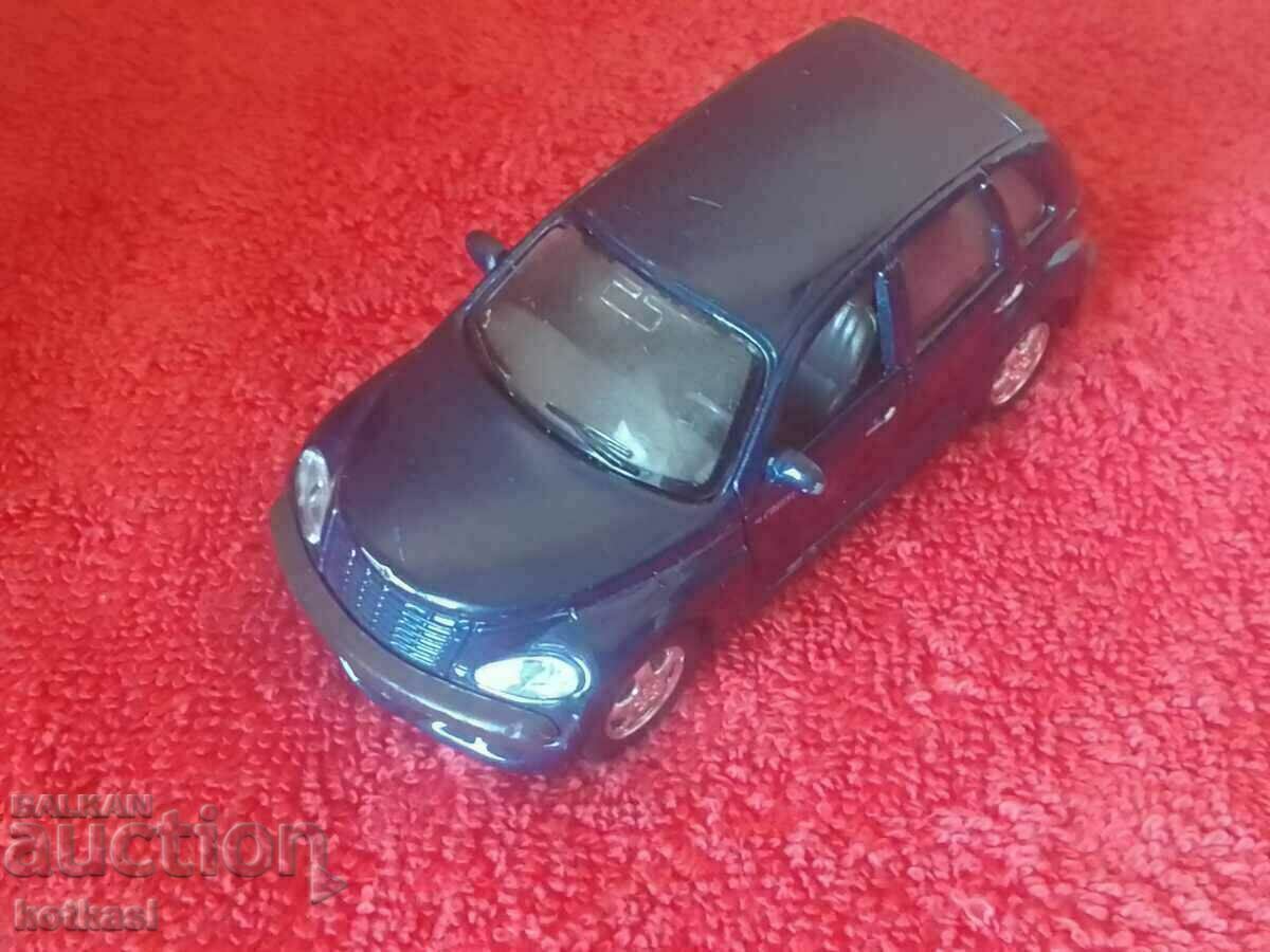 Old metal car Maisto 1/39 CHINA 2000 Daimler Chrysler - 7 Old metal car Maisto 1/39 CHINA 2000 Daimler Chrysler - 7