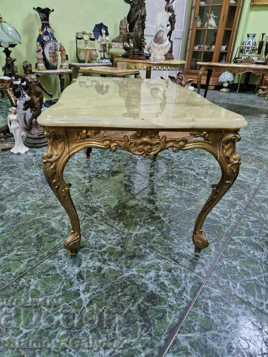 Παράδοση Ένα υπέροχο βελγικό μπρούτζινο τραπέζι αντίκα με όνυχα Παράδοση Ένα υπέροχο βελγικό μπρούτζινο τραπέζι αντίκα με όνυχα