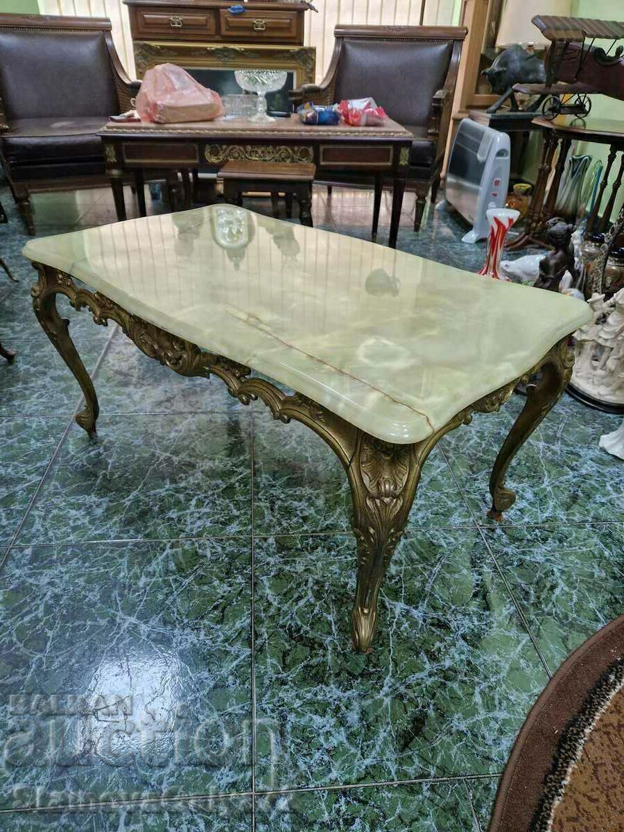 Ένα υπέροχο βελγικό μπρούτζινο τραπέζι αντίκα με όνυχα - 5 Ένα υπέροχο βελγικό μπρούτζινο τραπέζι αντίκα με όνυχα - 5