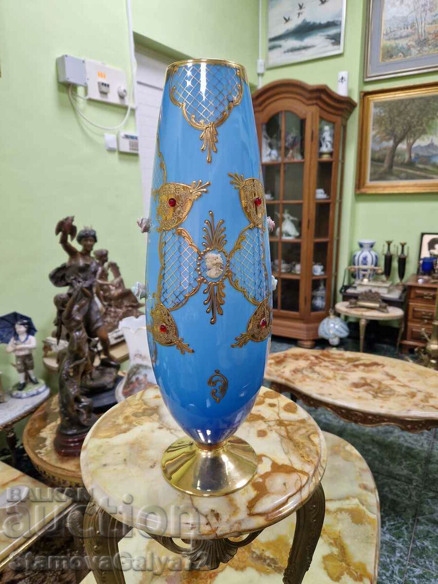 A superb large antique vase