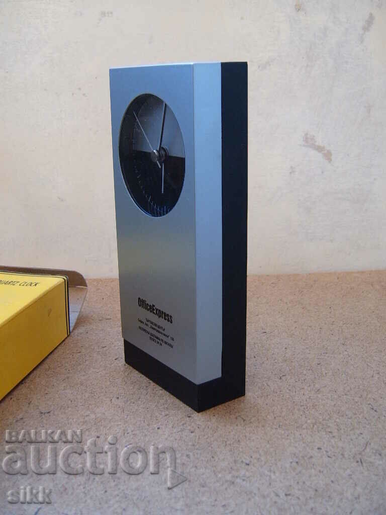 Ρολόι με τιμή 10.00 BGN | € 5.11 Ρολόι με τιμή 10.00 BGN | € 5.11