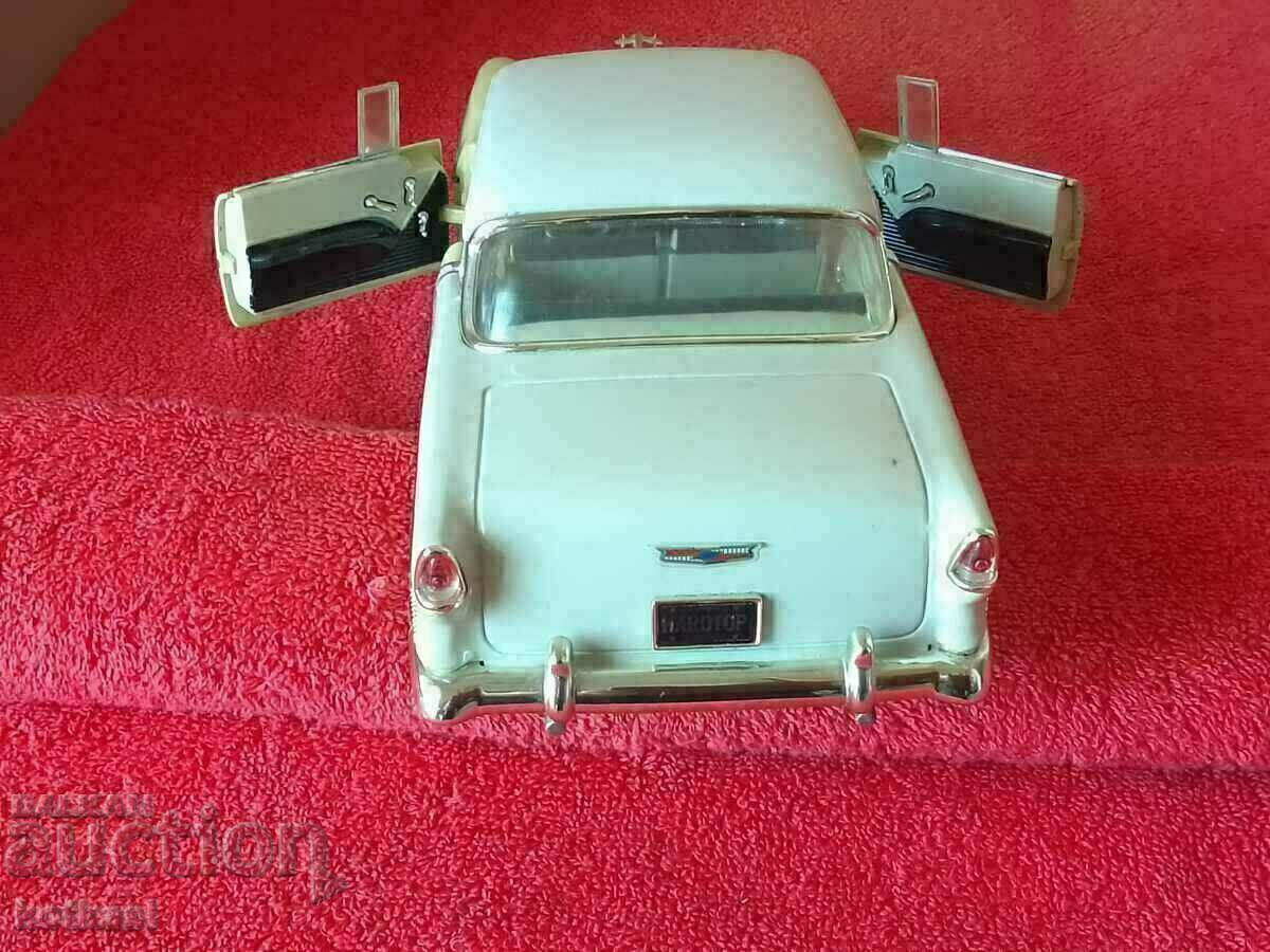 model ERTL 1/18 CHEVROLET 1955 LICENSED GM CORPORATION - 5 model ERTL 1/18 CHEVROLET 1955 LICENSED GM CORPORATION - 5