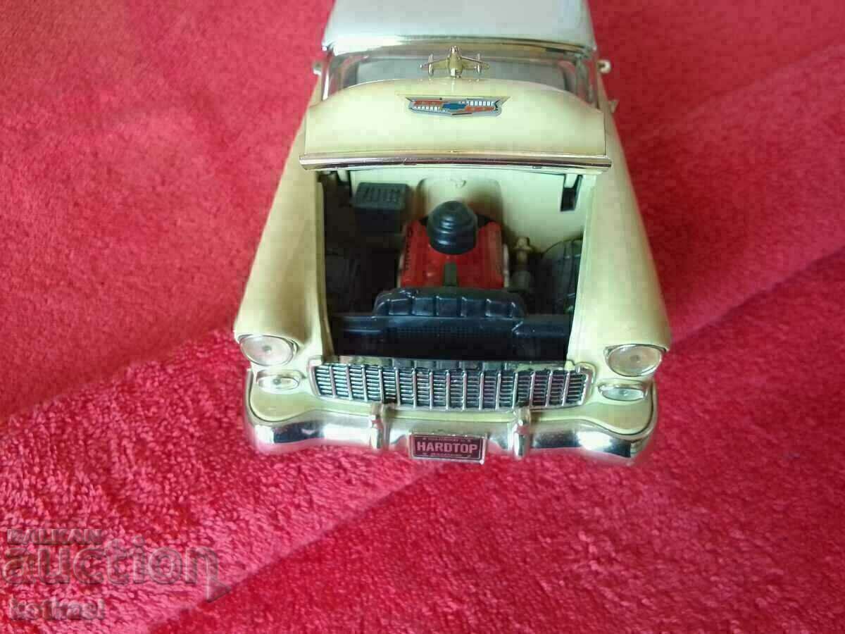 model ERTL 1/18 CHEVROLET 1955 LICENSED GM CORPORATION - 7 model ERTL 1/18 CHEVROLET 1955 LICENSED GM CORPORATION - 7