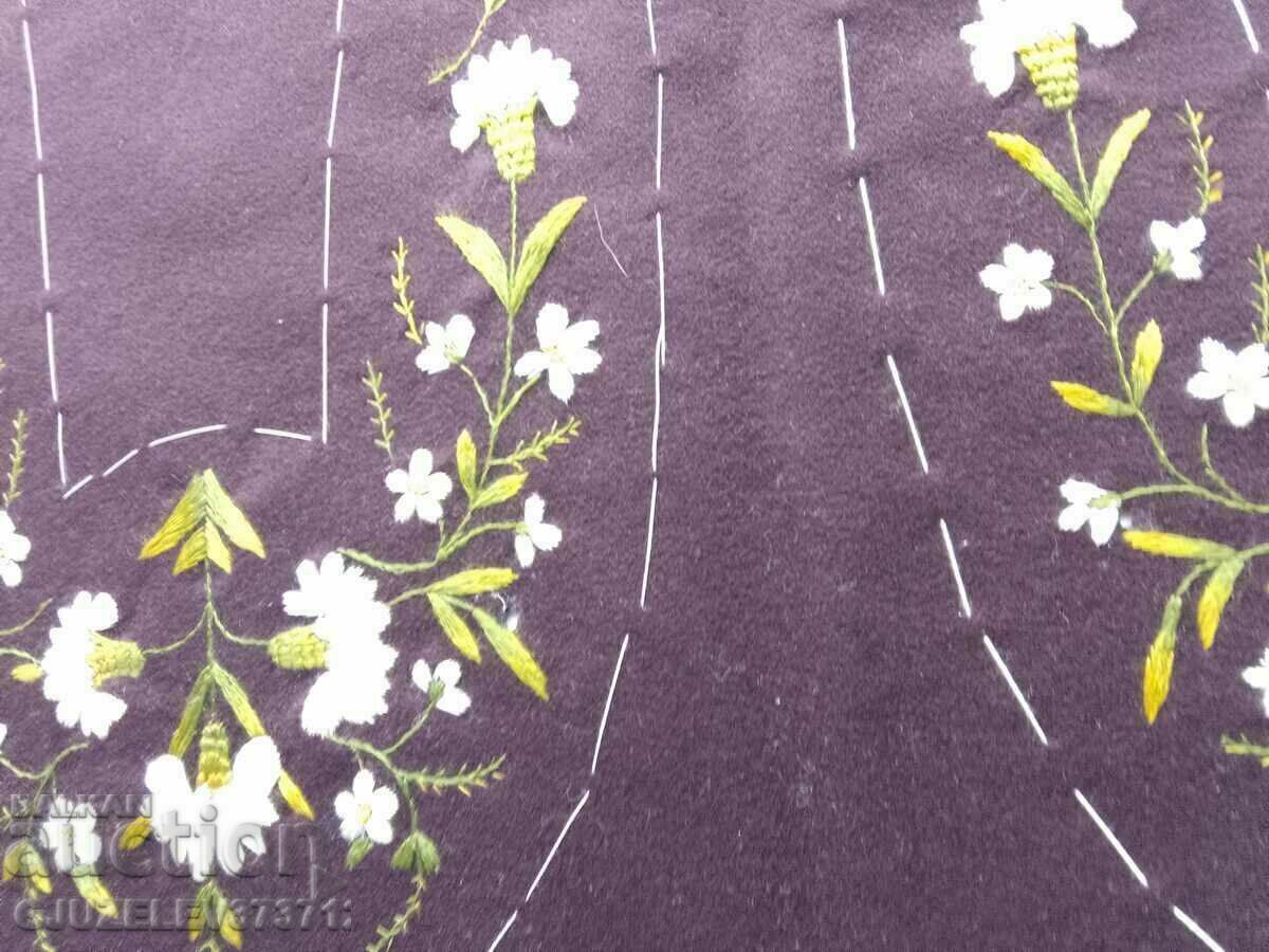 Delivery of Handmade embroidered motifs for slippers Delivery of Handmade embroidered motifs for slippers