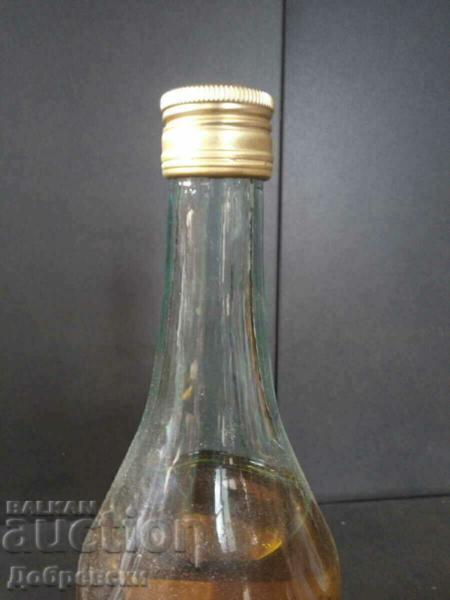 Auction Pomorie brandy from a collection. Auction Pomorie brandy from a collection.