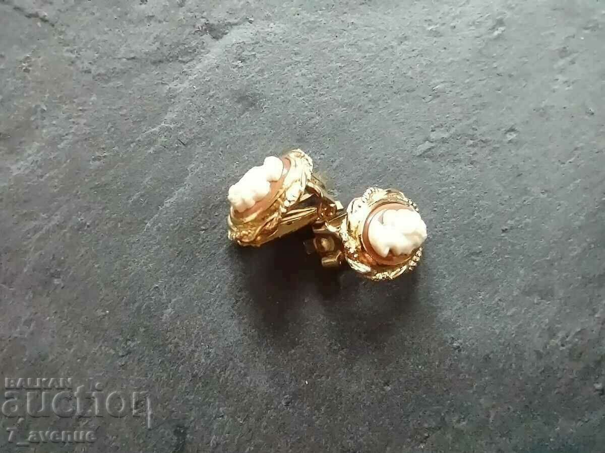 Cercei cu clips, placati cu aur, 28.03.2024 cu preț 49.00 BGN | € 25.05