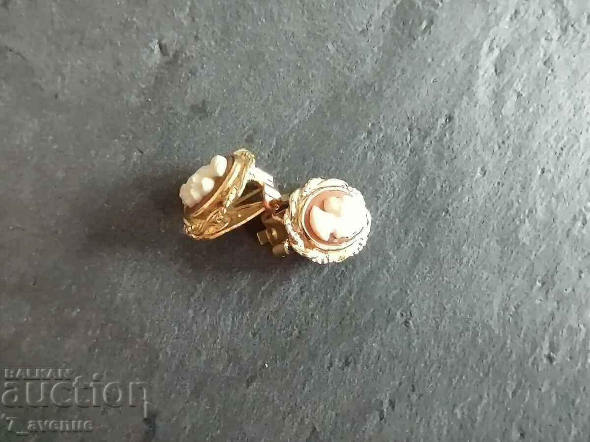 Licitație Cercei cu clips, placati cu aur, 28.03.2024