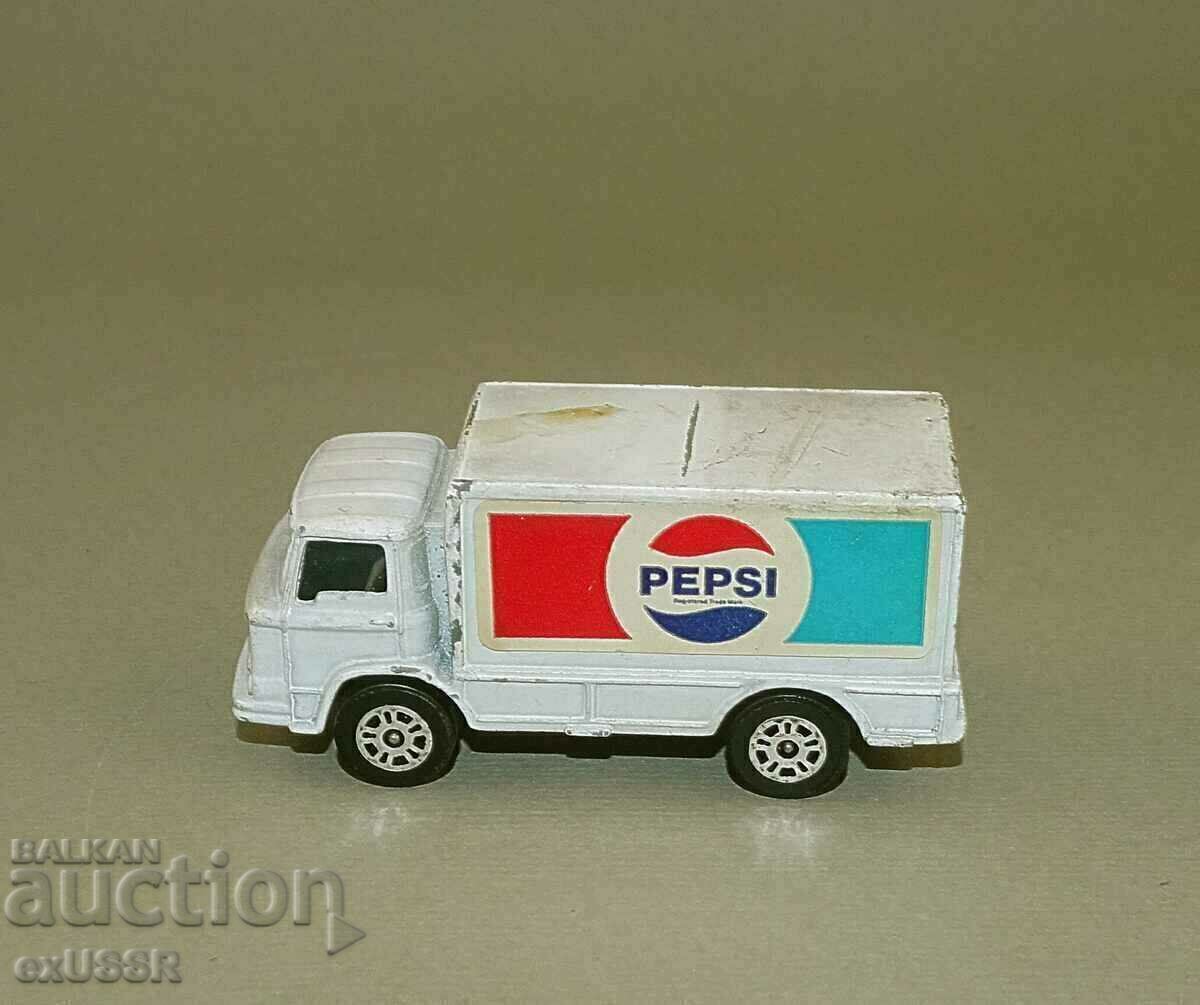 Delivery of CORGI Leyland Pepsi Leyland Truck Trolley Car Delivery of CORGI Leyland Pepsi Leyland Truck Trolley Car