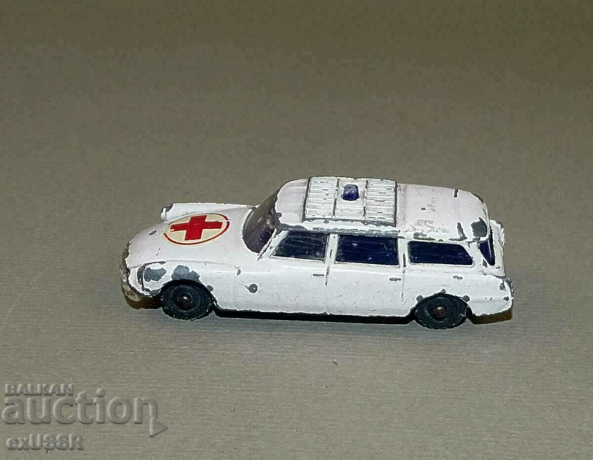 Delivery of Husky Citroen DS Citroen DS Ambulance Stroller Car Delivery of Husky Citroen DS Citroen DS Ambulance Stroller Car