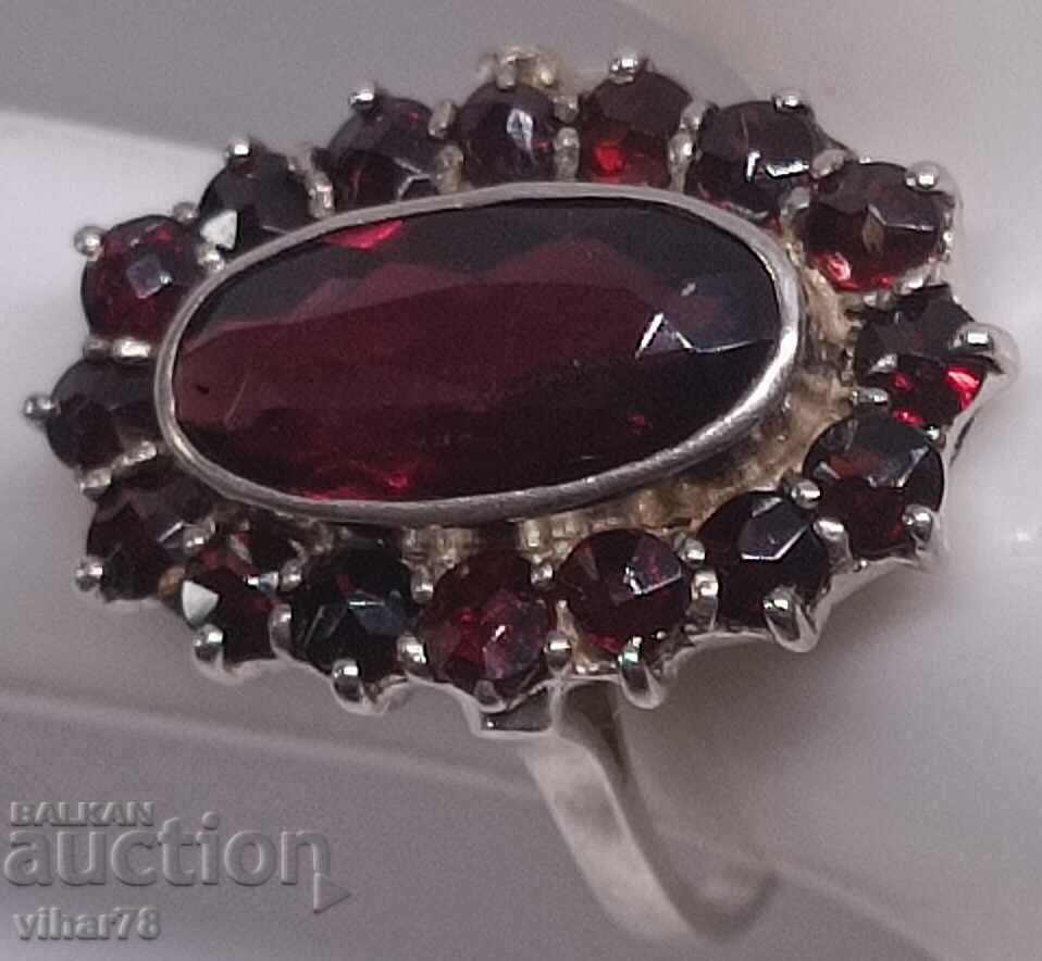OLD WOMEN'S SILVER GARNET RING with price 399.99 BGN | € 204.51 OLD WOMEN'S SILVER GARNET RING with price 399.99 BGN | € 204.51