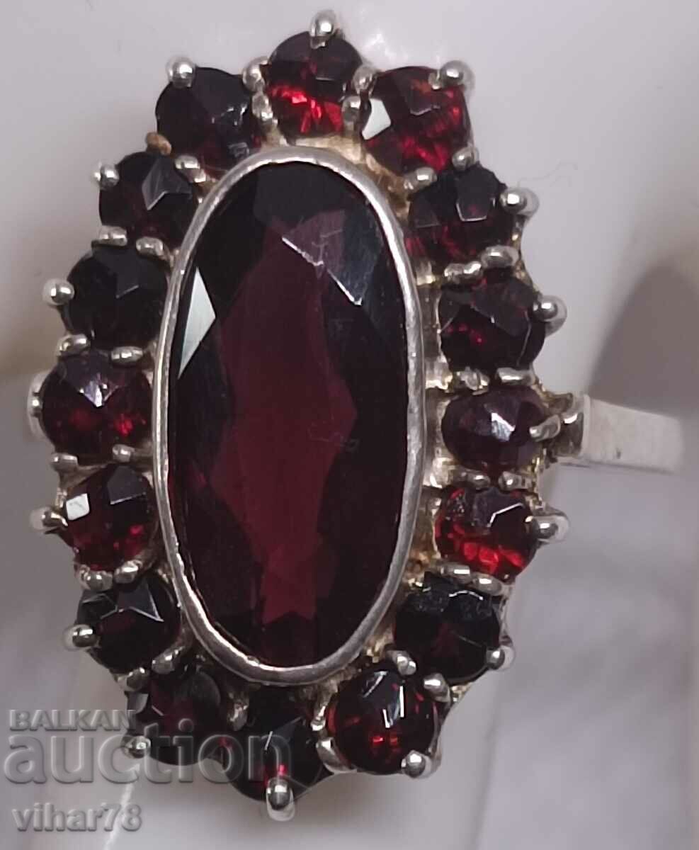 Auction OLD WOMEN'S SILVER GARNET RING Auction OLD WOMEN'S SILVER GARNET RING