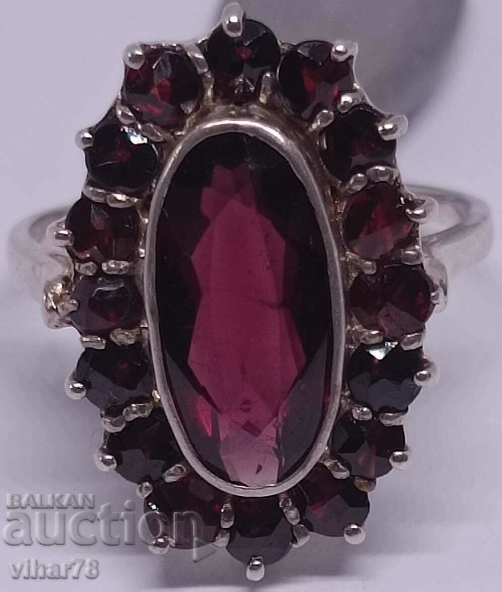 Delivery of OLD WOMEN'S SILVER GARNET RING Delivery of OLD WOMEN'S SILVER GARNET RING