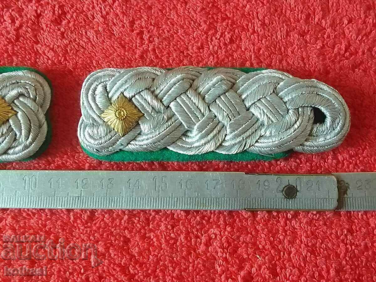 Auction Old epaulettes army uniform Auction Old epaulettes army uniform