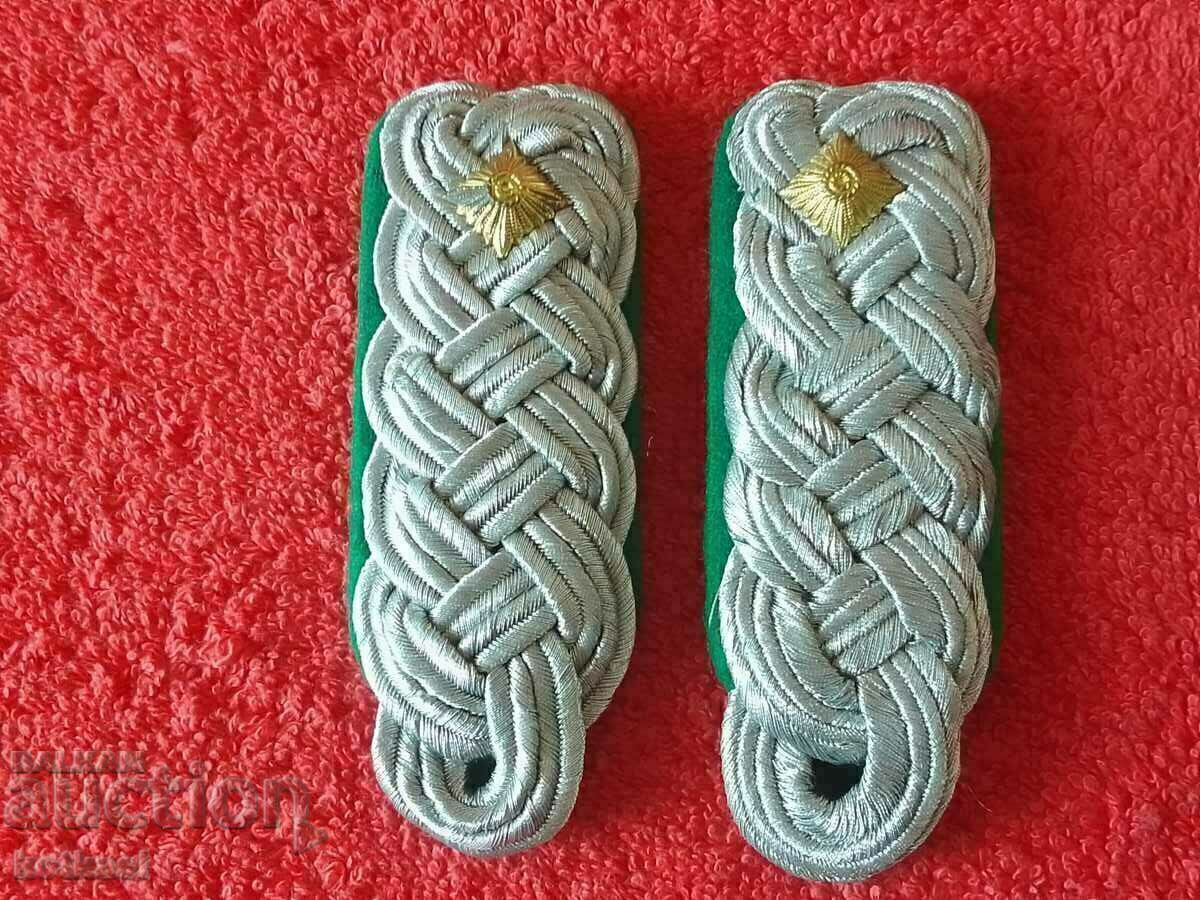 Delivery of Old epaulettes army uniform Delivery of Old epaulettes army uniform