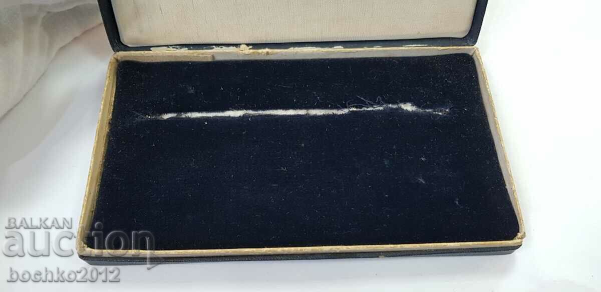 A rare gift box for a medal of the order of signs of Ferdinand - 5 A rare gift box for a medal of the order of signs of Ferdinand - 5
