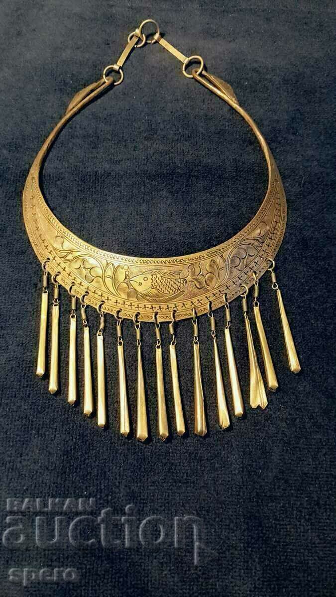 Κολιέ, Torquay Κολιέ, Torquay