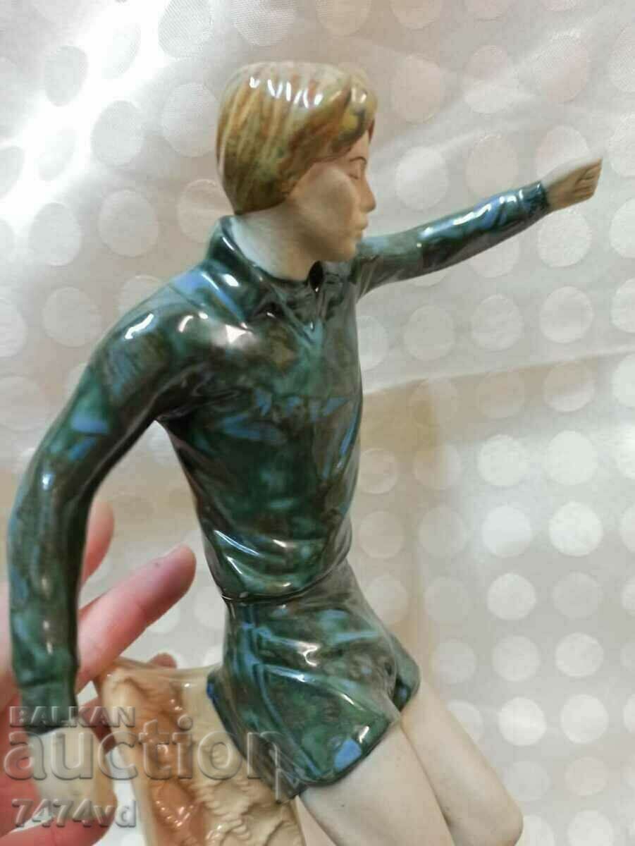 Antonio Jimenez-Atletico Villalba porcelain sculpture with price 90.00 BGN | € 46.02 Antonio Jimenez-Atletico Villalba porcelain sculpture with price 90.00 BGN | € 46.02