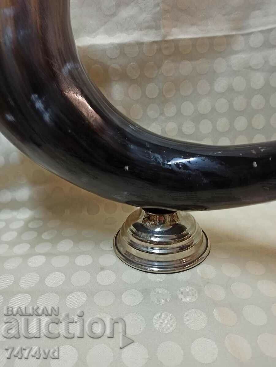 Δημοπρασία Πλαστικό - μεγάλο ογκώδες κόρνα, επιτραπέζιο Δημοπρασία Πλαστικό - μεγάλο ογκώδες κόρνα, επιτραπέζιο