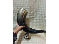 Пластика -голям масивен рог,настолен