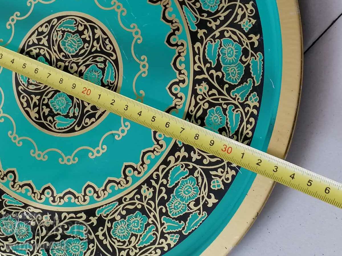 Delivery of Old casserole tray, service Delivery of Old casserole tray, service