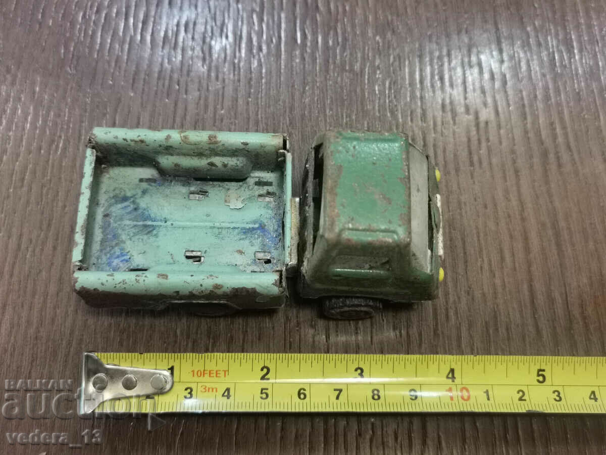 Auction old iron toy Auction old iron toy