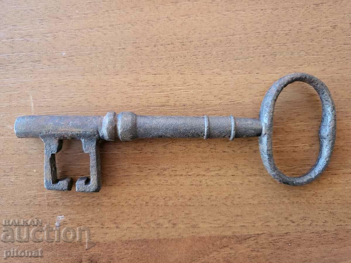 Authentic large forged key 2 with price 50.00 BGN | € 25.56 Authentic large forged key 2 with price 50.00 BGN | € 25.56