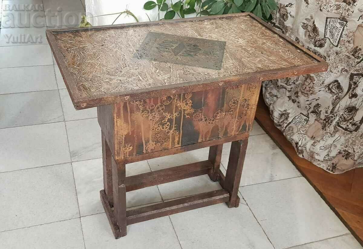 Rock&Roll steampunk table with price 190.00 BGN | € 97.15 Rock&Roll steampunk table with price 190.00 BGN | € 97.15