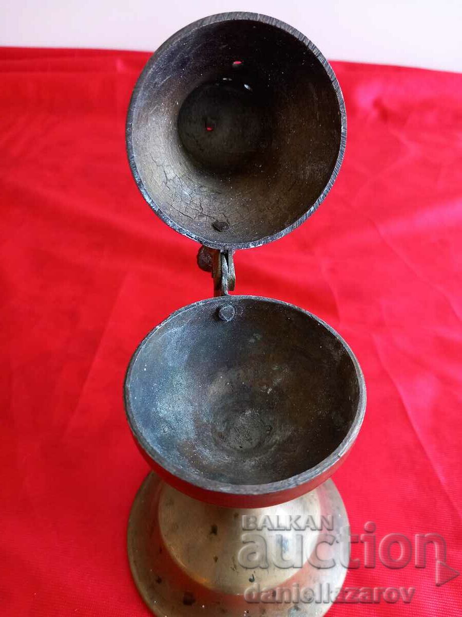 Delivery of Old Bronze Table Lamp, Censer Delivery of Old Bronze Table Lamp, Censer