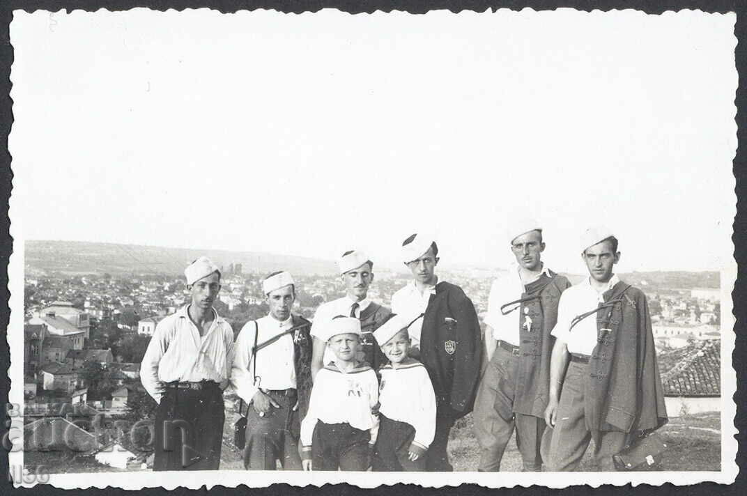 Foto - Întâlnirea tineretului 1934 - grup din V. Tarnovo - la Pleven