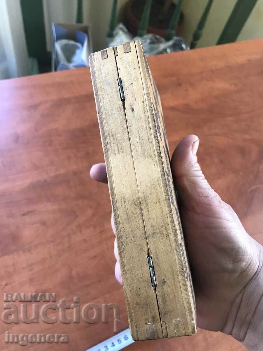 CHESS BOX WOOD PYROGRAPH ANTIQUE GAME - 6 CHESS BOX WOOD PYROGRAPH ANTIQUE GAME - 6