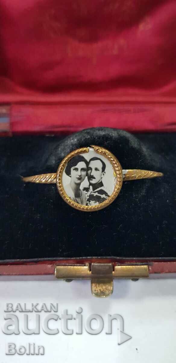 A beautiful gilded brooch with Tsar Boris III and Queen Joanna with price 260.00 BGN | € 132.94 A beautiful gilded brooch with Tsar Boris III and Queen Joanna with price 260.00 BGN | € 132.94
