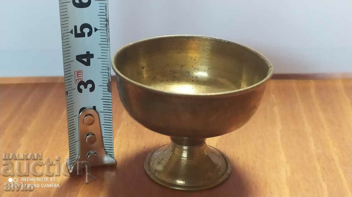 Μινιατούρα ορειχάλκινο μπολ με τιμή 4.99 BGN | € 2.55 Μινιατούρα ορειχάλκινο μπολ με τιμή 4.99 BGN | € 2.55