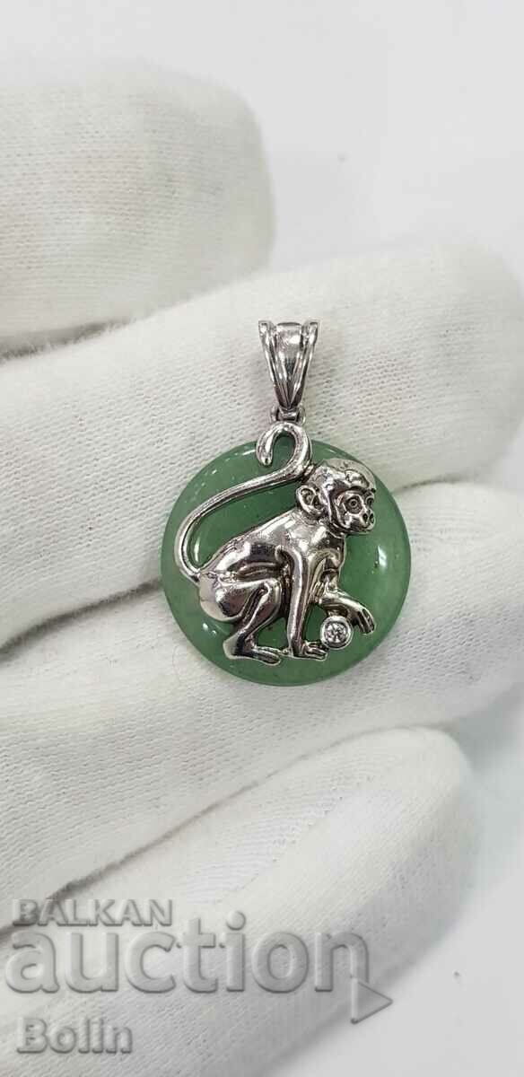 Руски модерен медальон, сребро, нефрит - Маймунка - 925 пр. Руски модерен медальон, сребро, нефрит - Маймунка - 925 пр.