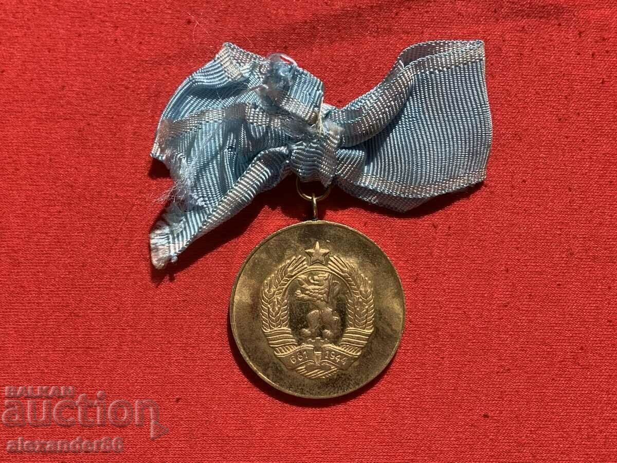 Auction For maternal glory Auction For maternal glory