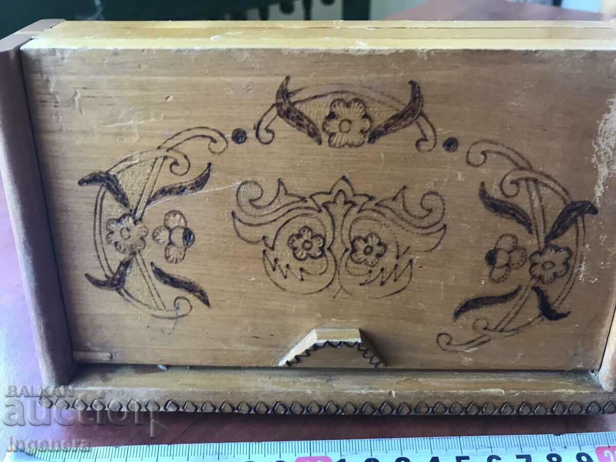 Auction WOODEN BOX FOR CIGARETTES DOUBLE SIDED FROM SOZA PYRAMID Auction WOODEN BOX FOR CIGARETTES DOUBLE SIDED FROM SOZA PYRAMID