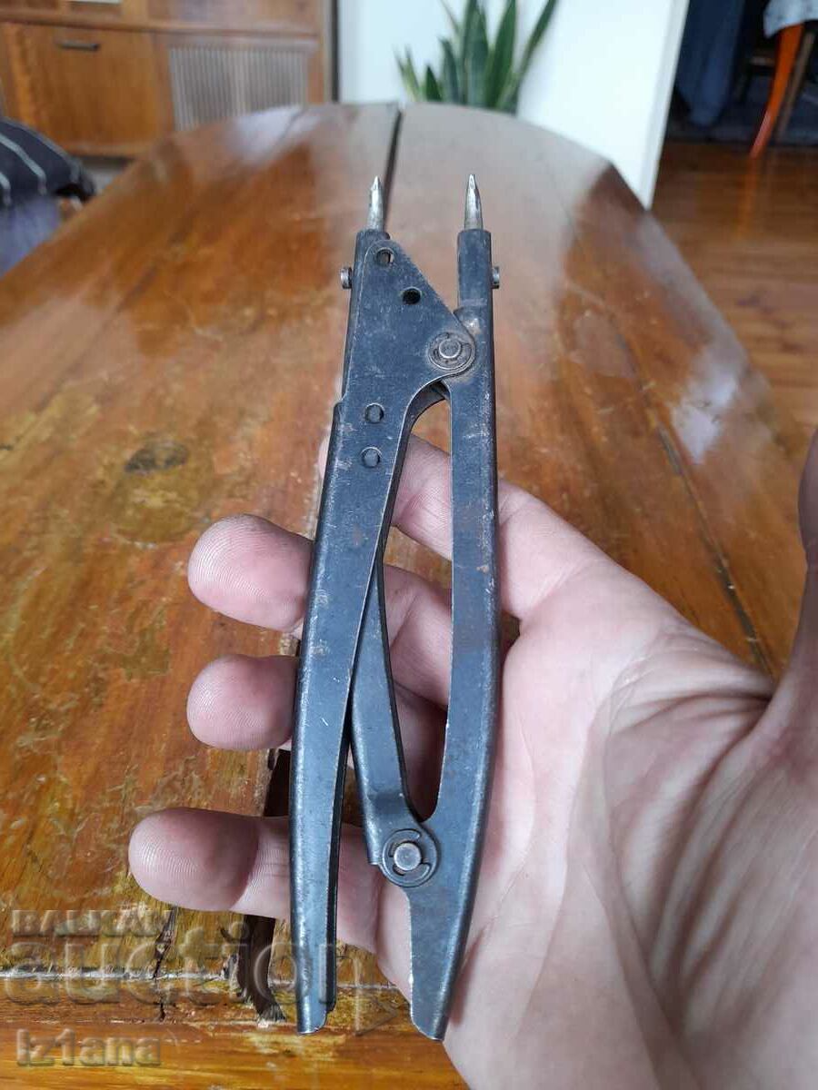 Old ring pliers, pliers with price 26.00 BGN | € 13.29 Old ring pliers, pliers with price 26.00 BGN | € 13.29