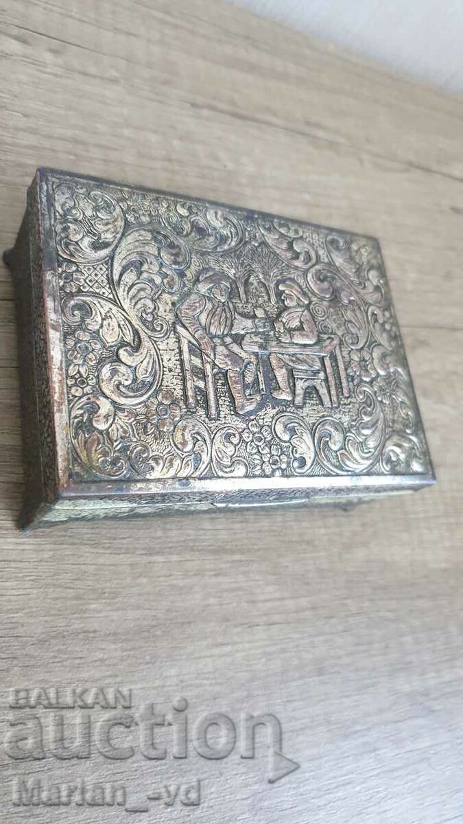 Auction Old metal jewelry box Auction Old metal jewelry box