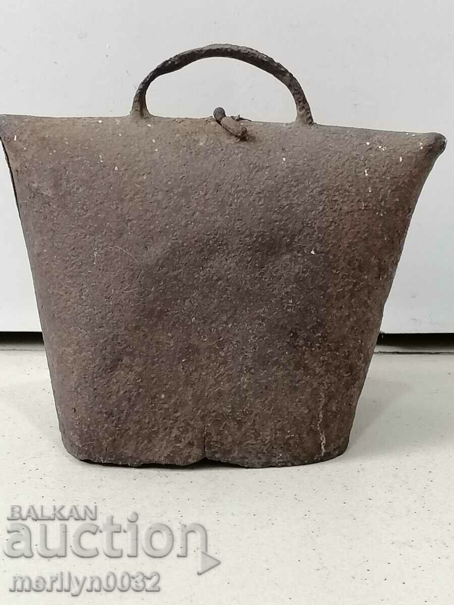 Auction Old clapper, chan, tumbler bell Auction Old clapper, chan, tumbler bell