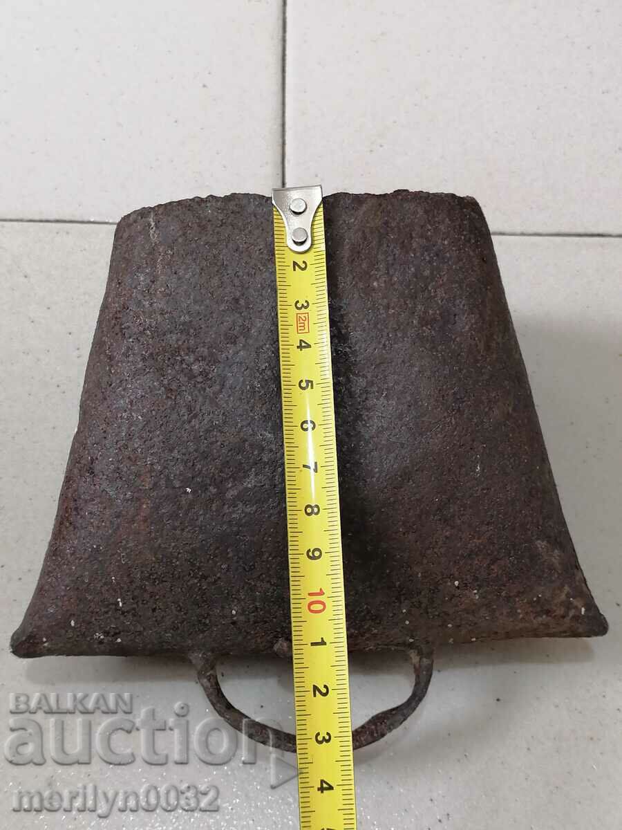 Delivery of Old clapper, chan, tumbler bell Delivery of Old clapper, chan, tumbler bell