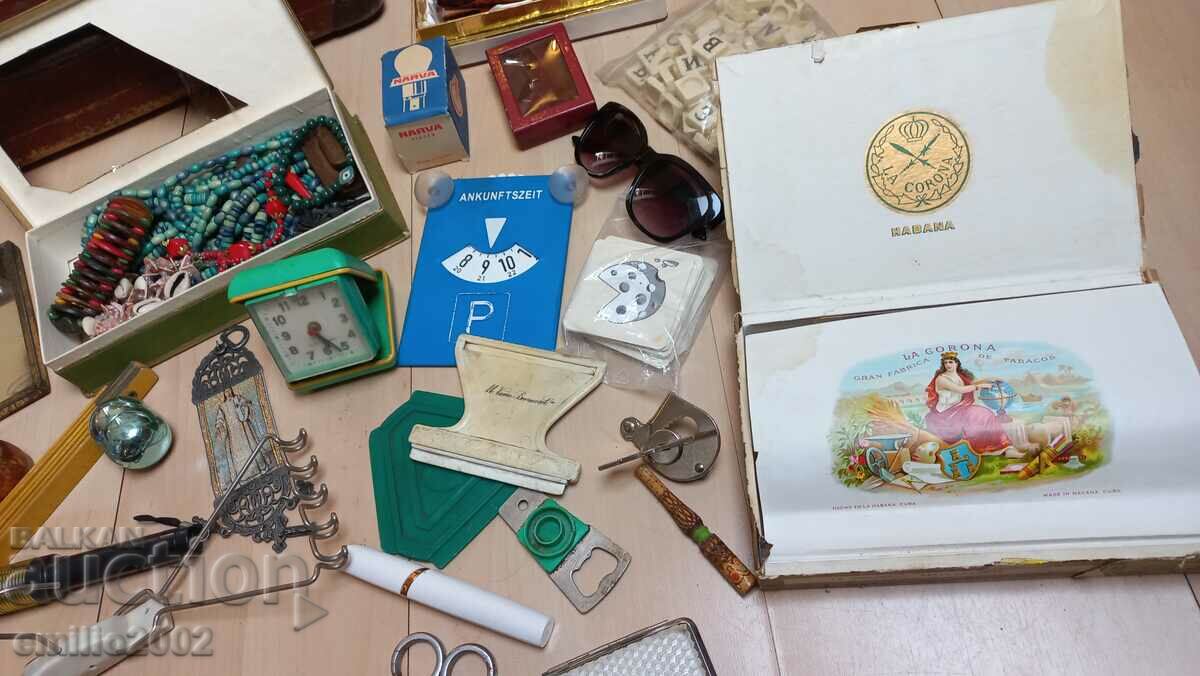 Retro personal belongings a whole suitcase - 5 Retro personal belongings a whole suitcase - 5