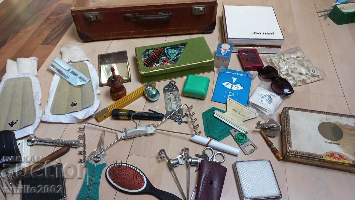 Retro personal belongings a whole suitcase - 6 Retro personal belongings a whole suitcase - 6