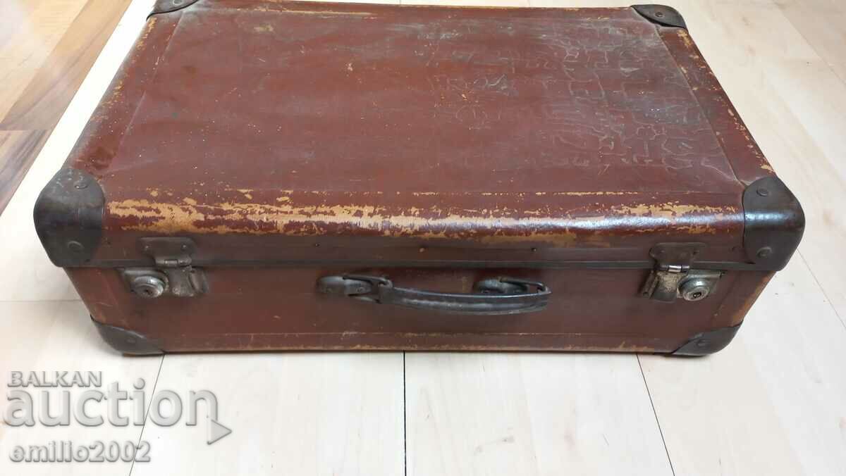 Retro personal belongings a whole suitcase - 7 Retro personal belongings a whole suitcase - 7