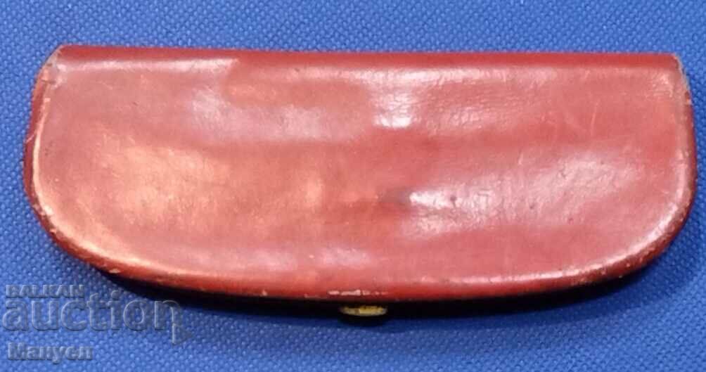 Old leather case for "Pelikan" set. - 5 Old leather case for "Pelikan" set. - 5