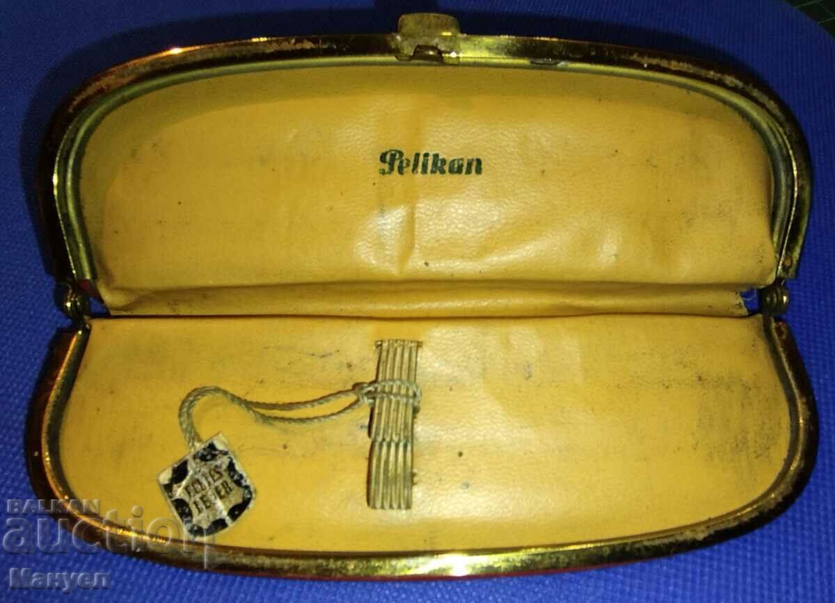 Old leather case for "Pelikan" set.