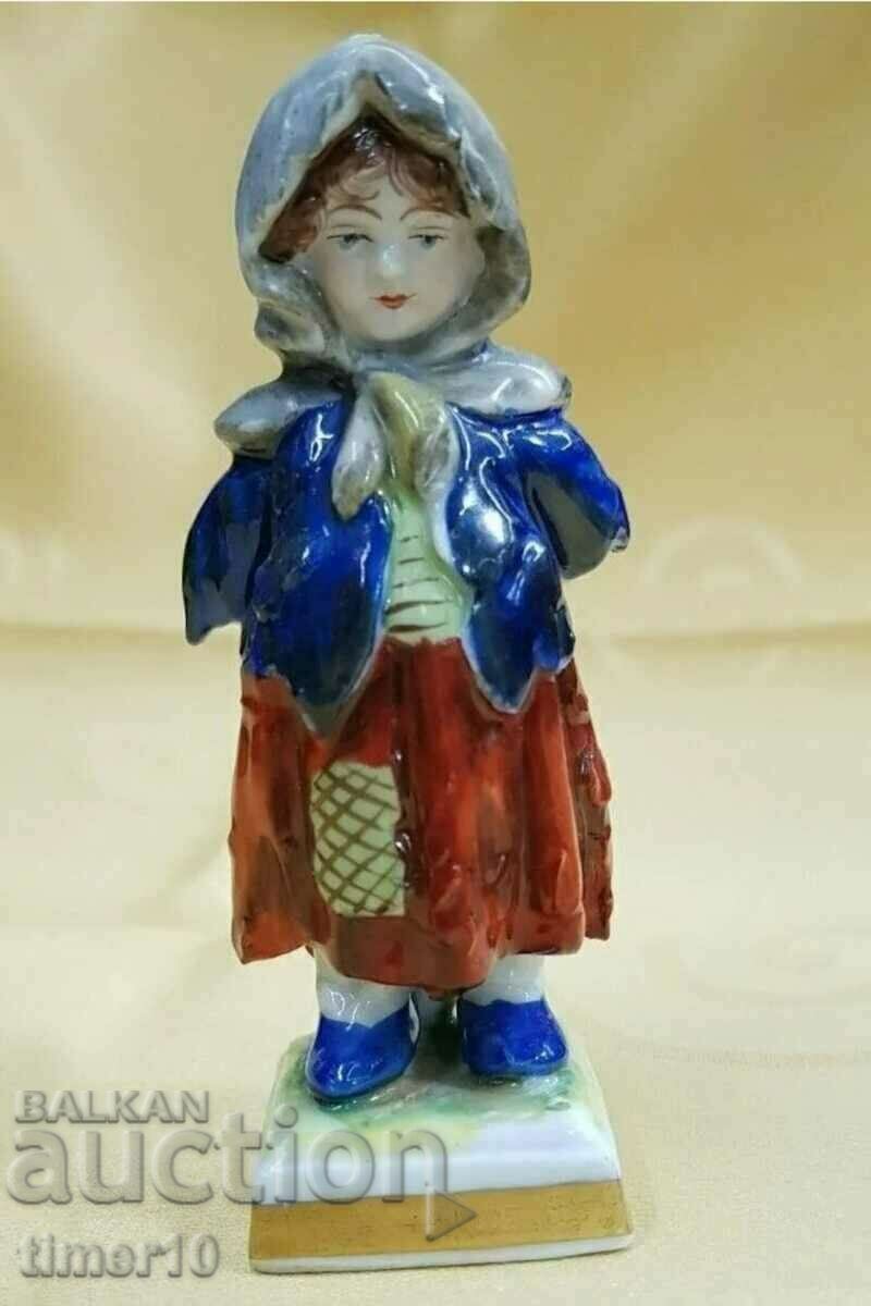 Антична порцеланова статуетка на Фолкстед Германия момиче