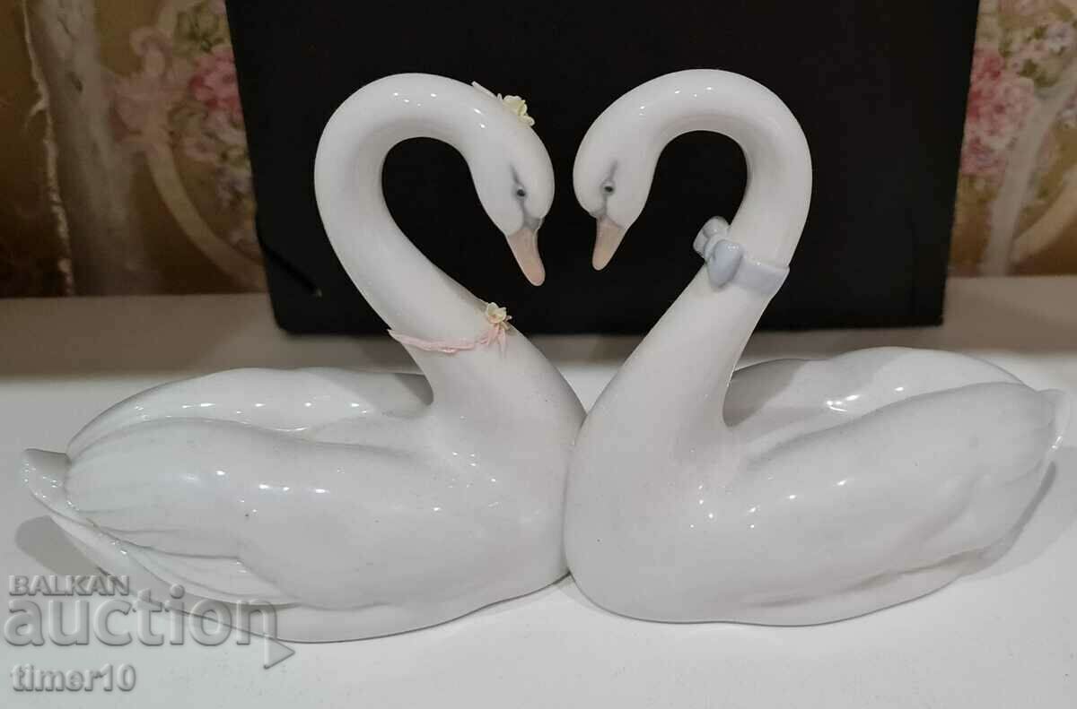 LLADRO Endless Love Swans Фигурка Порцеланова два лебеда