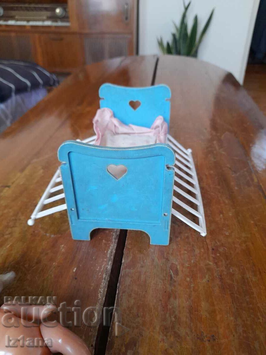 Delivery of Old baby doll Delivery of Old baby doll