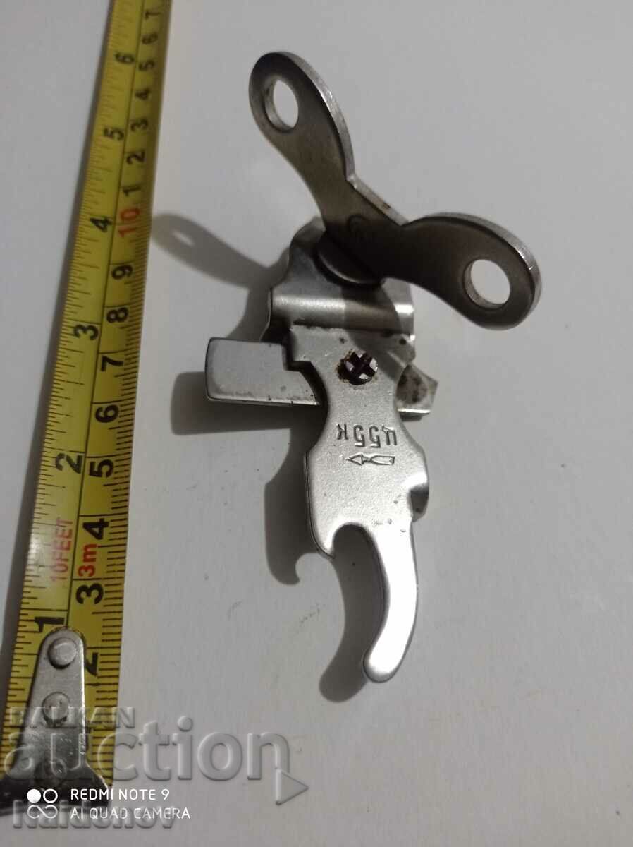 Отварачка за консерви комбинирана от соца СССР Отварачка за консерви комбинирана от соца СССР