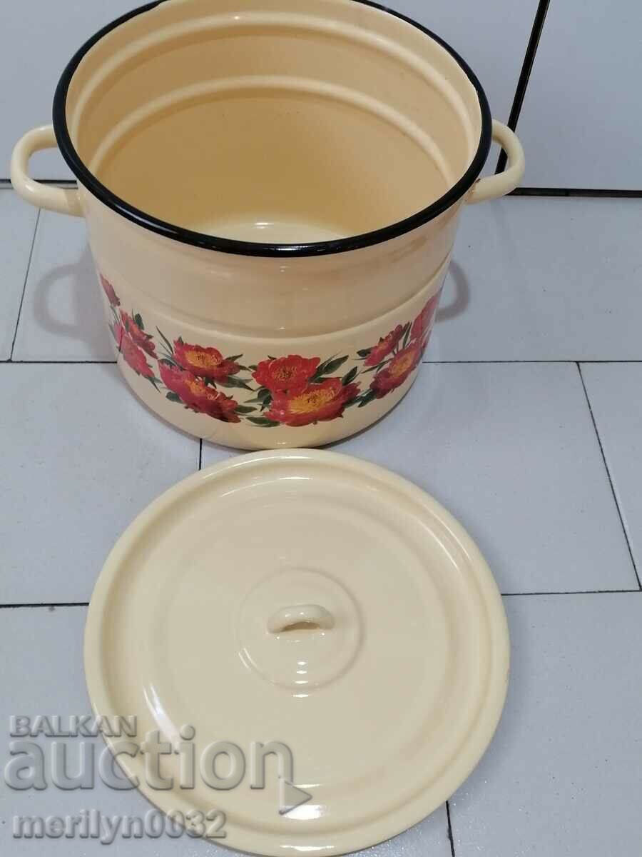 Enamel pot, USSR, dish with enamel dishes, 70s with price 69.00 BGN | € 35.28 Enamel pot, USSR, dish with enamel dishes, 70s with price 69.00 BGN | € 35.28